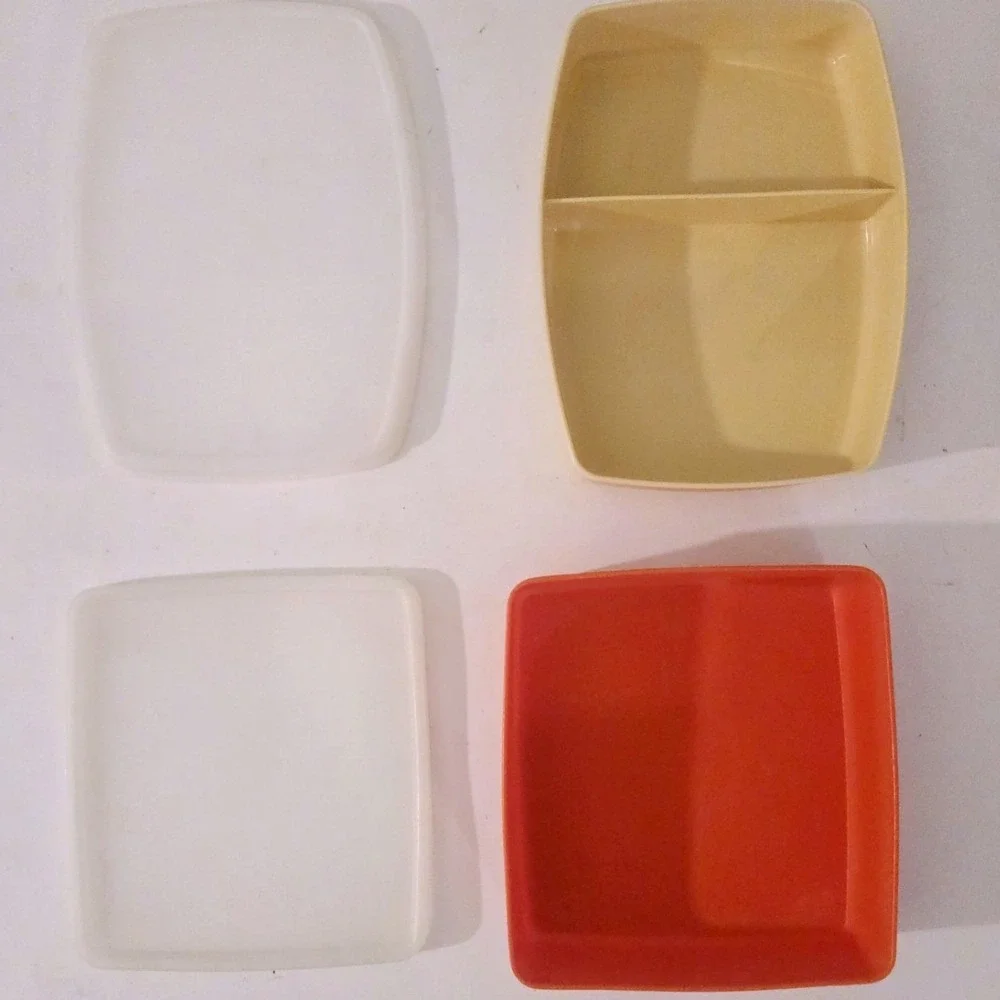 Vtg Tupperware Yellow Lunch/Snack# 813-4 And RED Sandwich Keeper# 670-4 LOT Of 2